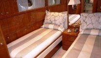 AMORINA -  Twin Cabin